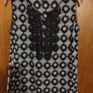 Roz & Ali Black and White Patterned Tank Top